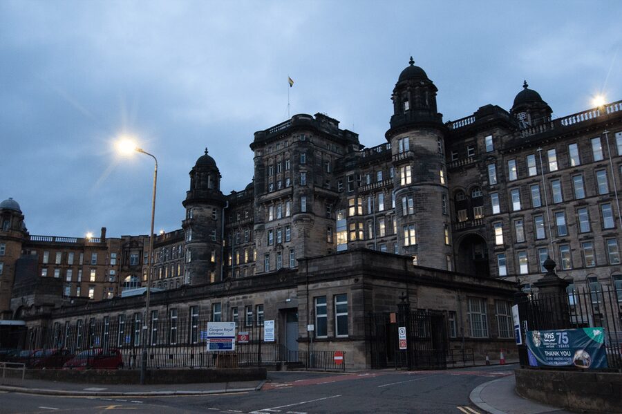 Glasgow: Ghouls, Ghosts & Gruesome Tales Guided Walking Tour - Ending at Babbity Bowster
