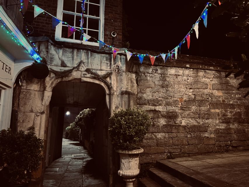 Gloucester: Ghost-Themed Guided Walking Tour - Starting at the Folk of Gloucester