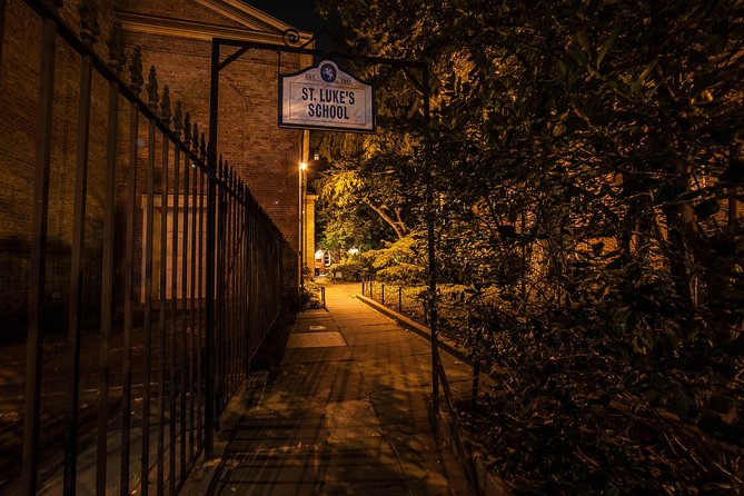Greenwich Village Group Haunted Ghost Tour, in NYC - Walking comfort and family suitability