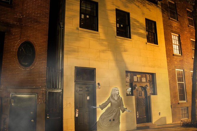 Greenwich Village Group Haunted Ghost Tour, in NYC - Greenwich Village after dark