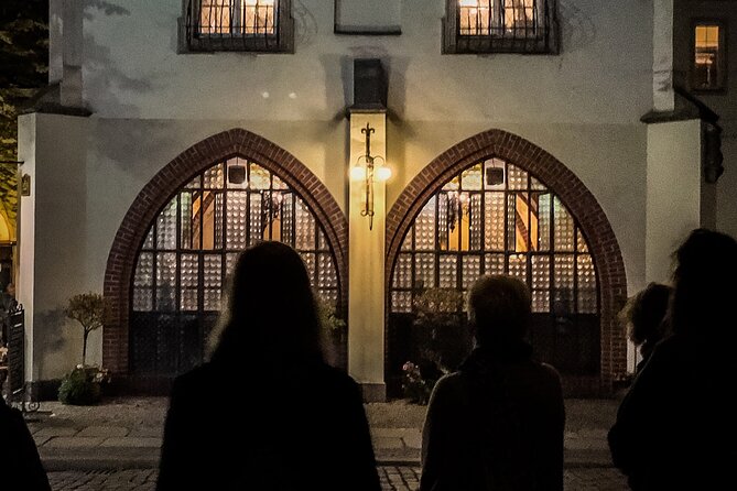 Gruseltour Berlin Haunted Ghost Walk 90-minute at Berlin Mitte city center - Practical planning for a 9 pm start