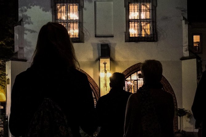 Gruseltour Berlin Haunted Ghost Walk 90-minute at Berlin Mitte city center - One hour in Nikolaiviertel