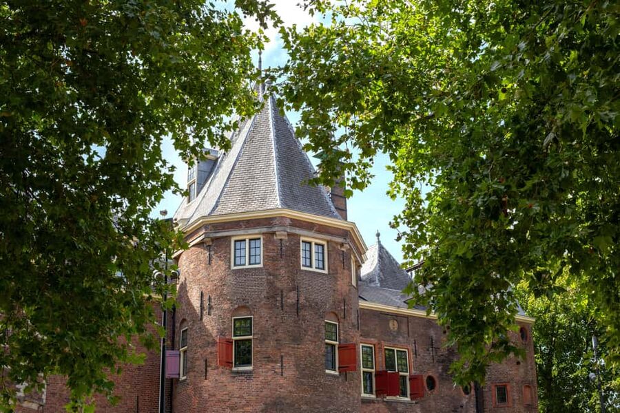 Guided Walking Tour Amsterdam - Dark History & Ghost Stories - Oudeschans, Zuiderkerkbuurt, and the First Clues