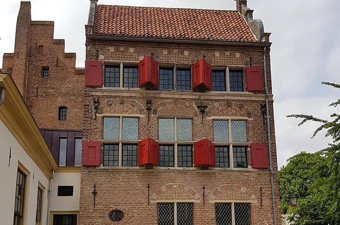 Hattem's Windmills, Bakeries and Ghosts: A Self-Guided Audio Tour - A Vermeer-like house and the Daendels connection