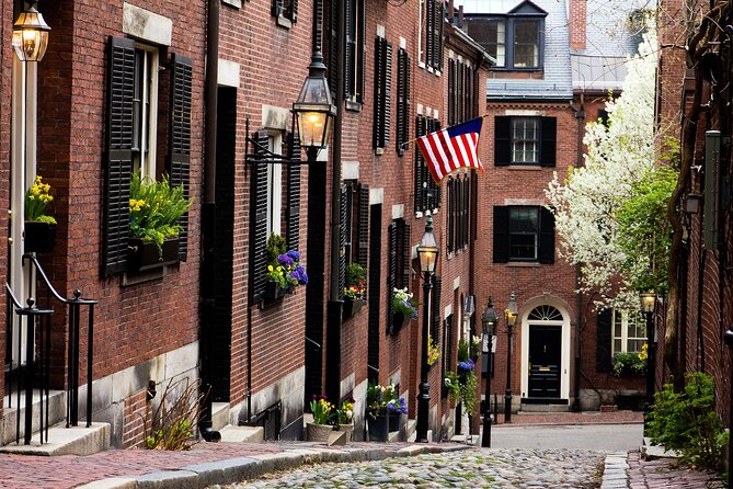 Haunted Boston’s Historic Streets Walking Guided Tour - Granary Burying Ground and the revolutionary dead
