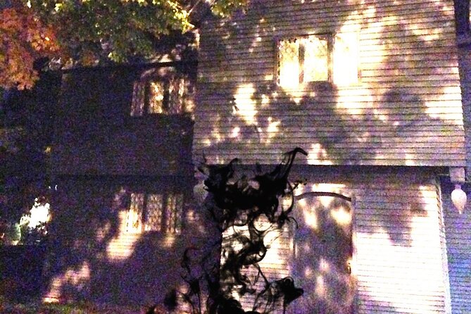 Haunted Footsteps Best Ghost & Paranormal Salem Tour - The John Ward House and the 1692 connection