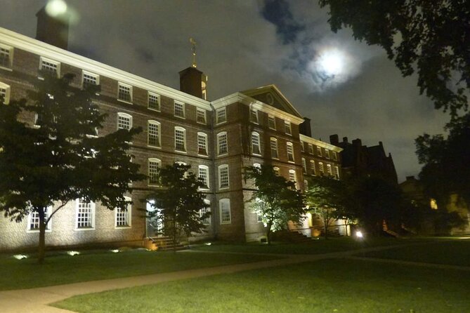 Haunted History Walking Tour of Providence - What the guides add to the experience