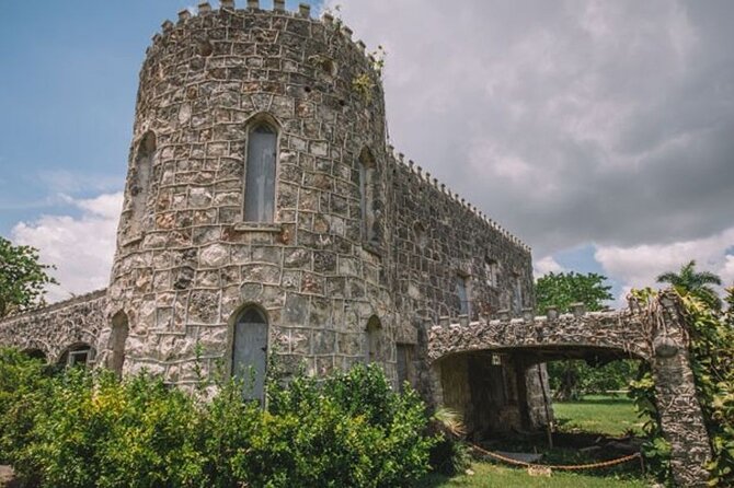 Haunted Miami: Self-Guided Smartphone Audio Driving Tour - Miami Beach brings the Bermuda Triangle and Versace Mansion