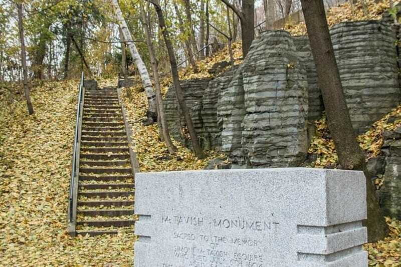 Haunted Mountain Ghost Walking Tour - The cross and the ghost of l’Esplanade Street