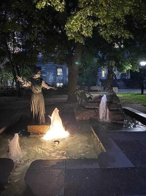 Haunted Old Montreal Ghost Walking Tour - The courthouse district and old Montreal Prison