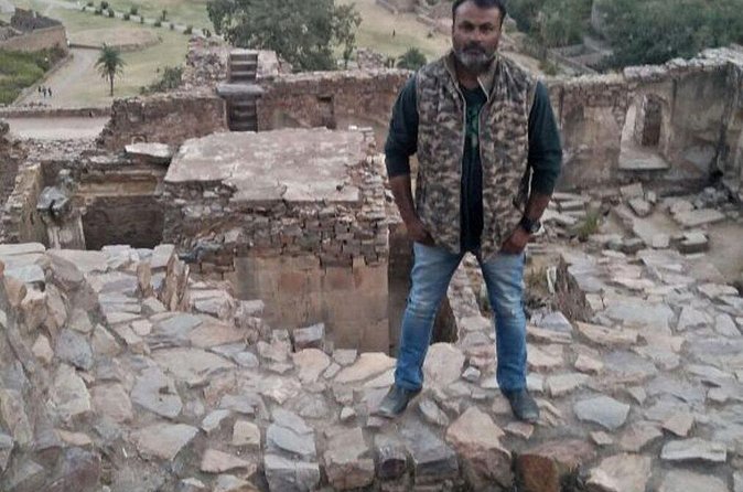 Haunted Place Bhangargh Fort And Abhaneri Step Well By Private Car Same Day Tour - What the private car adds