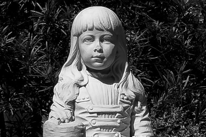 Haunted Savannah Paranormal Ghost Tour - Johnson Square, Warren Square, and the colonial setting