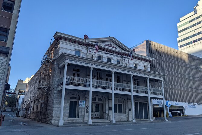 Hauntings in the Heart of Austin: Downtown Ghost Walk - What Emily’s guiding style adds