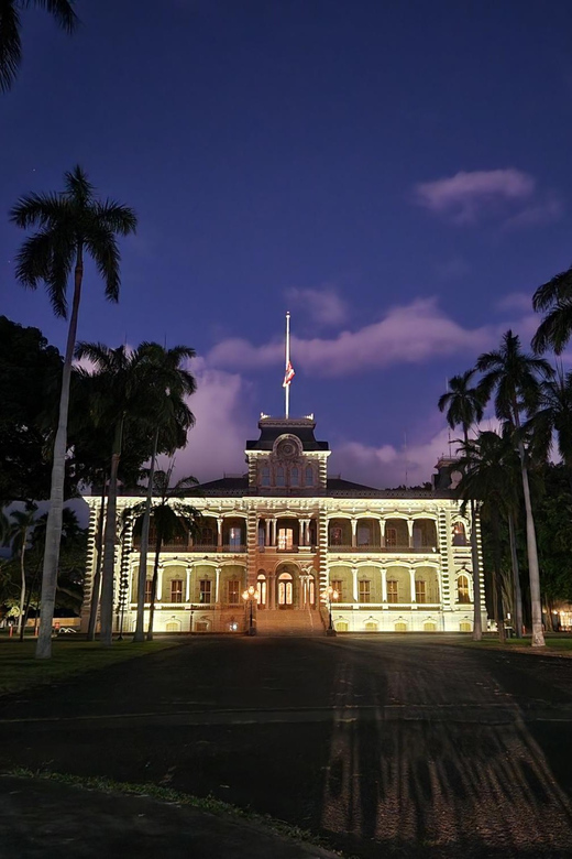 Honolulu: Ghosts of Old Honolulu Walking Tour - Iolani Palace and the echoes of royalty