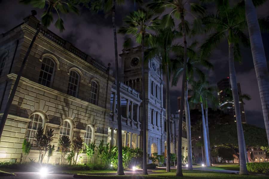 Honolulu Haunts: Ghosts and Spirits Walking Tour - Disease, human suffering, and crimes of passion