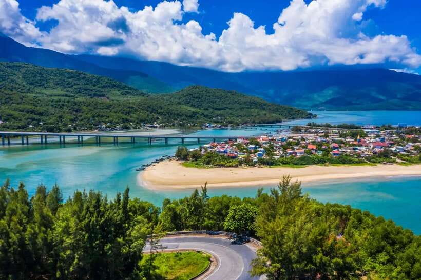 Hue : Private Car to Hoi An via HaiVan pass & City of Ghosts - Who should book this route?