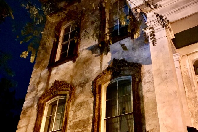 Interactive Paranormal Ghost Walking Tour in Savannah Georgia - Monterey Square and the city’s famous setting