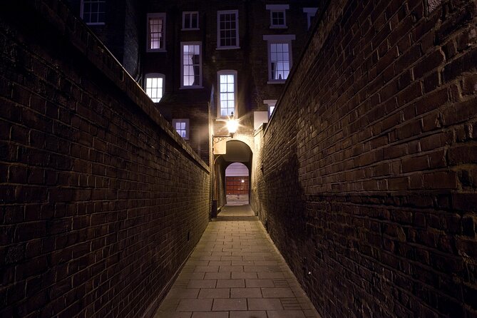 Jack the Ripper Small Group Guided Tour with an Expert Guide - Thrawl Street and Mary Ann Nichols