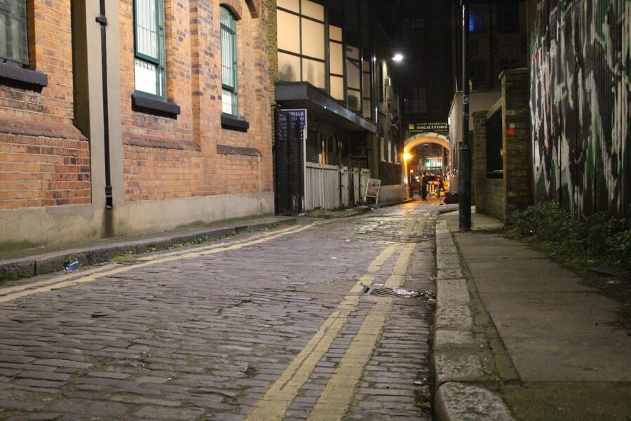Jack The Ripper Tour in London's East End - Seeing the actual crime locations