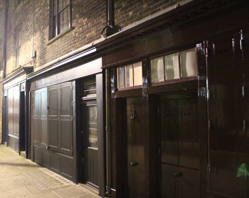 Jack The Ripper Tour in London's East End - Goulston Street and the problem of evidence