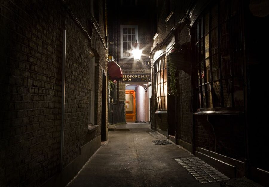 Jack The Ripper Tour in London's East End - The victims, the police, and the public obsession
