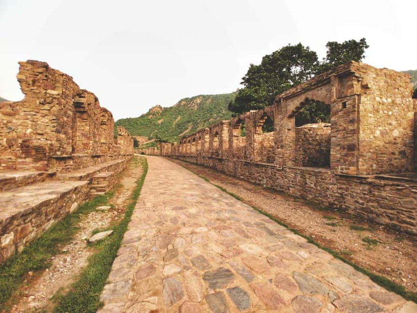 Jaipur: Haunted Bhangarh Fort and Abhaneri Stepwell Day Trip - Key points to know before you book