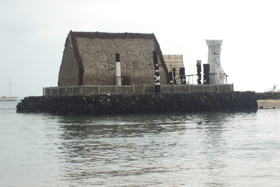 Kailua-Kona: Haunted History Ghost Walking Tour - ABC Stores and Kai ‘Opua Canoe Club