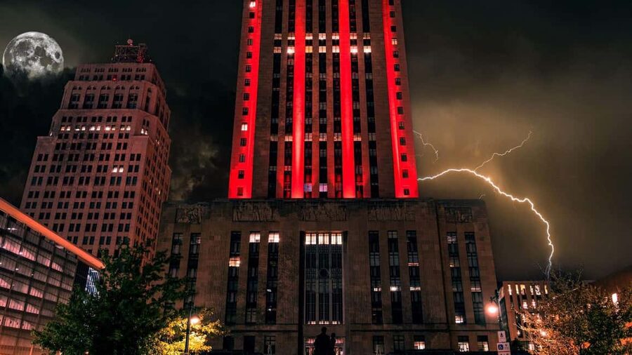 Kansas City: Wraiths & Whiskey Ghost Tour - What the pace and guiding may be like