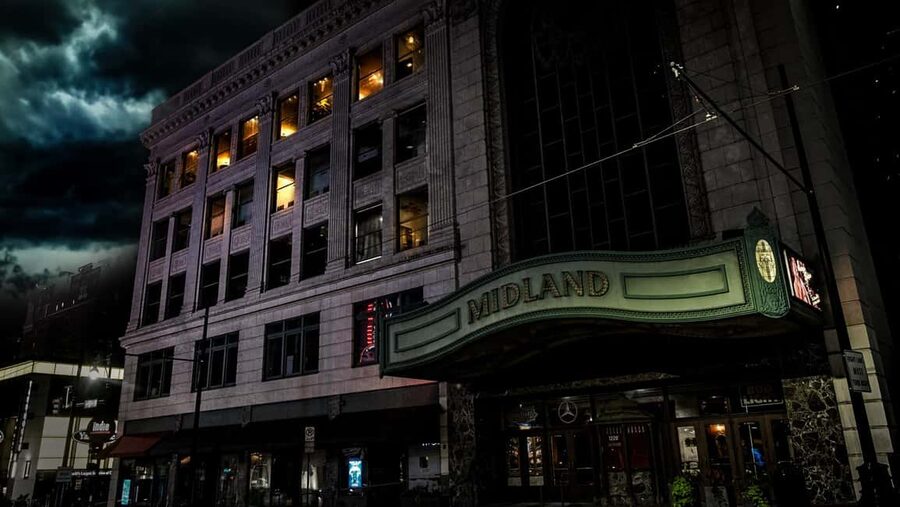 Kansas City: Wraiths & Whiskey Ghost Tour - The Folly Theater, where performance meets tragedy