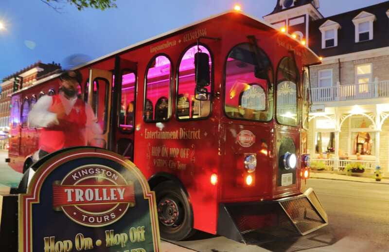 Kingston: Ghosts and Mysteries Trolley Tour - Costumed characters add a welcome theatrical touch