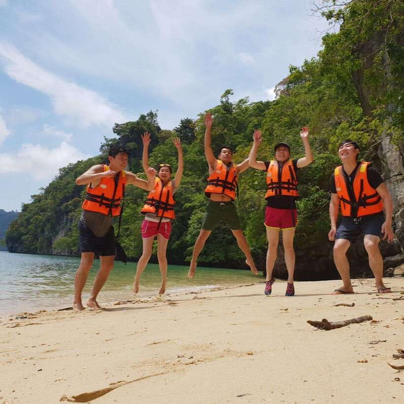 Ko Lanta: Ko Aung, Ko Phee Ghost Cave Island, Talabeng Kayak - Who should book this Ko Lanta cave tour?
