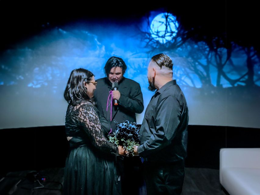 Las Vegas: Haunted House Wedding Ceremony + Photography - Should you book the haunted house wedding?