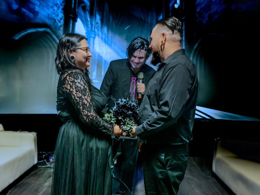 Las Vegas: Haunted House Wedding Ceremony + Photography - What happens during the 45 minutes