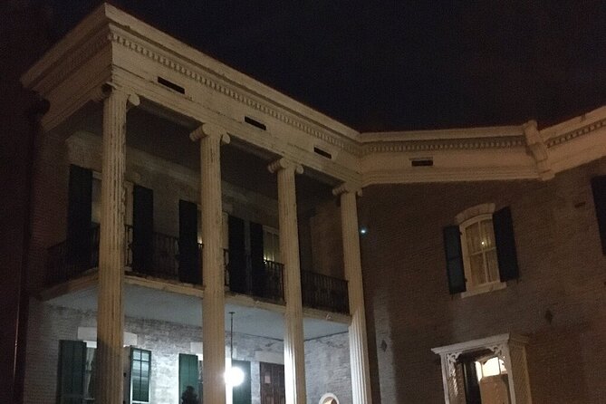 Lemp Haunted Neighborhood Walking Tour - Seeing Lemp Mansion from the outside