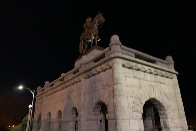Lincoln Park Hauntings Ghost Investigation Tour - The Great Fire, Suicide Bridge, and Chicago’s darker tales