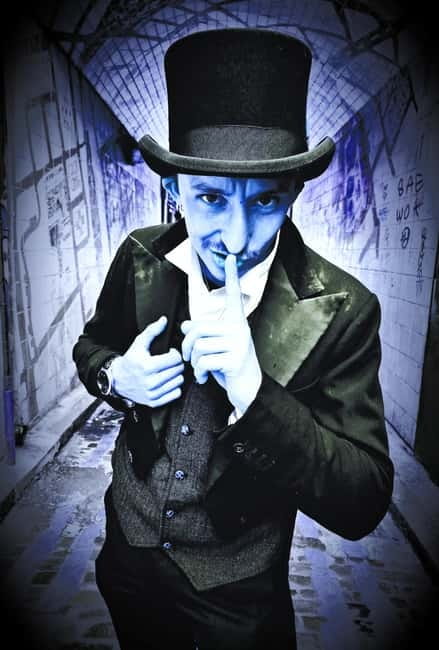 London: Dr Blood's Immersive Jack the Ripper Walking Tour - Walking conditions and who should join