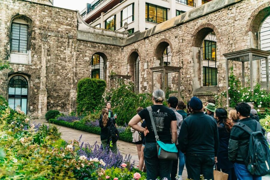 London: Ghastly Ghosts 2-Hour Walking Tour - Ending near St. Paul’s Cathedral