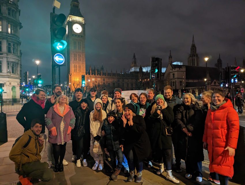 London: Ghost Walk and River Thames Boat Ride - The guides and the storytelling style