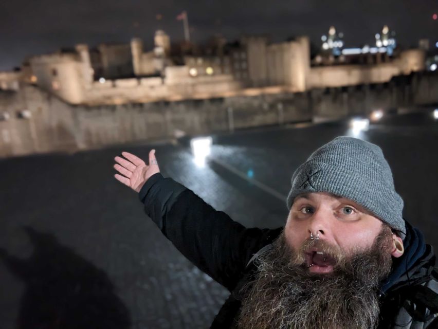 London: Ghost Walk and River Thames Boat Ride - Walking conditions, group size, and pace