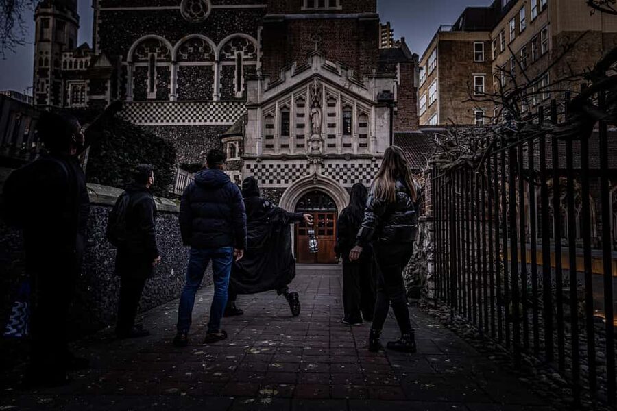 London: Ghosts, Legends & Mysteries Night Walking Tour - Old Bailey and the city’s criminal past