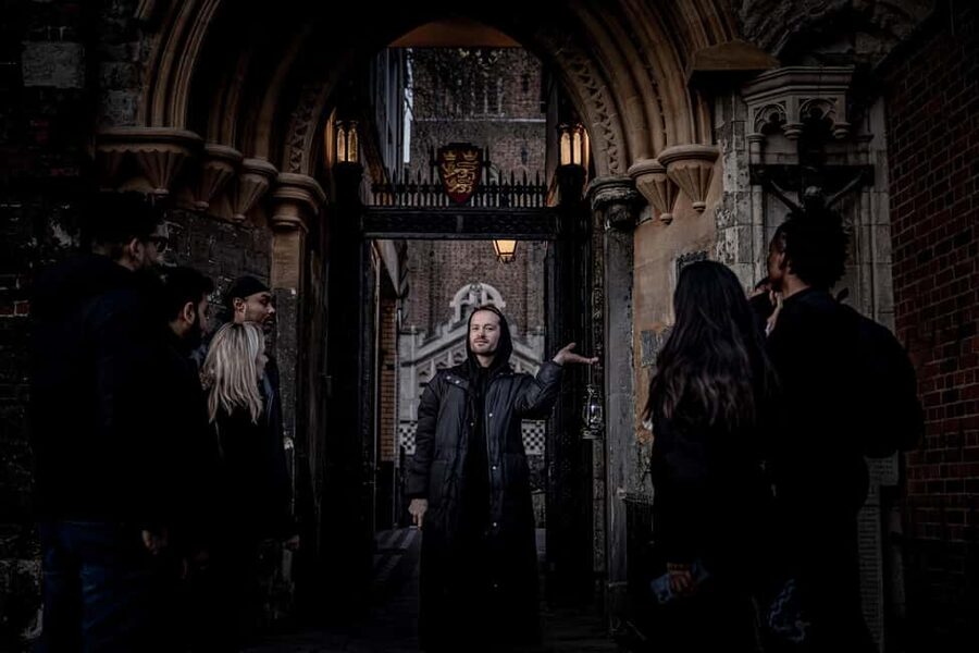 London: Haunted Ghost Night Walking Tour - Why this ghost walk works in central London