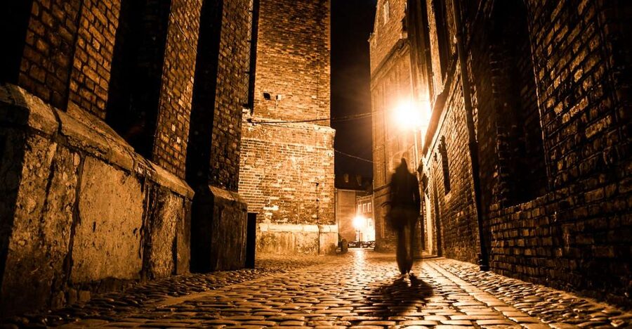 London: Jack The Ripper and Sherlock Holmes Bus Tour - A dark beginning at Victoria Coach Station