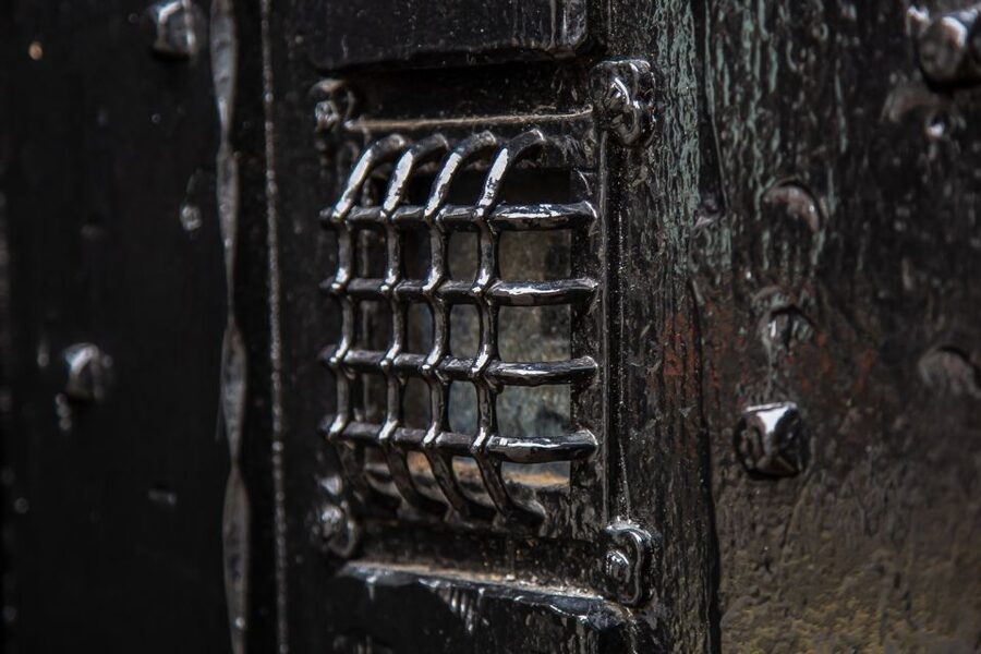 London: Jack The Ripper and Sherlock Holmes Bus Tour - London landmarks before the grim stories