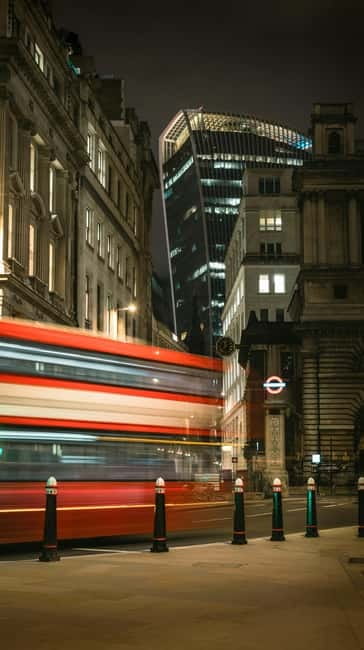 London: Jack the Ripper Tour and Underground Prison in Spanish - Who will enjoy this Spanish-language tour?
