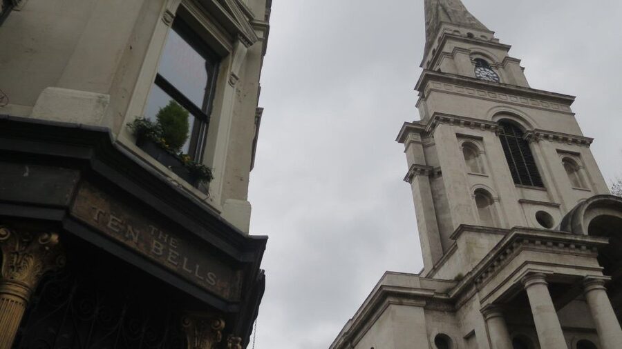 London: Jack the Ripper tour in Spanish (RLA Winner) - The Ten Bells and the social world of Spitalfields