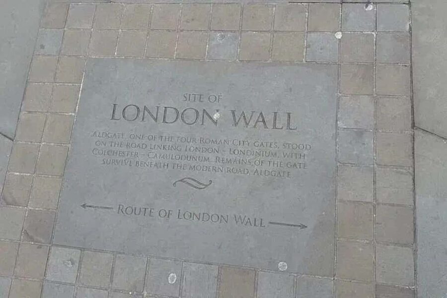 London: Jack the Ripper Tour with Drinks - How the guides handle a difficult subject