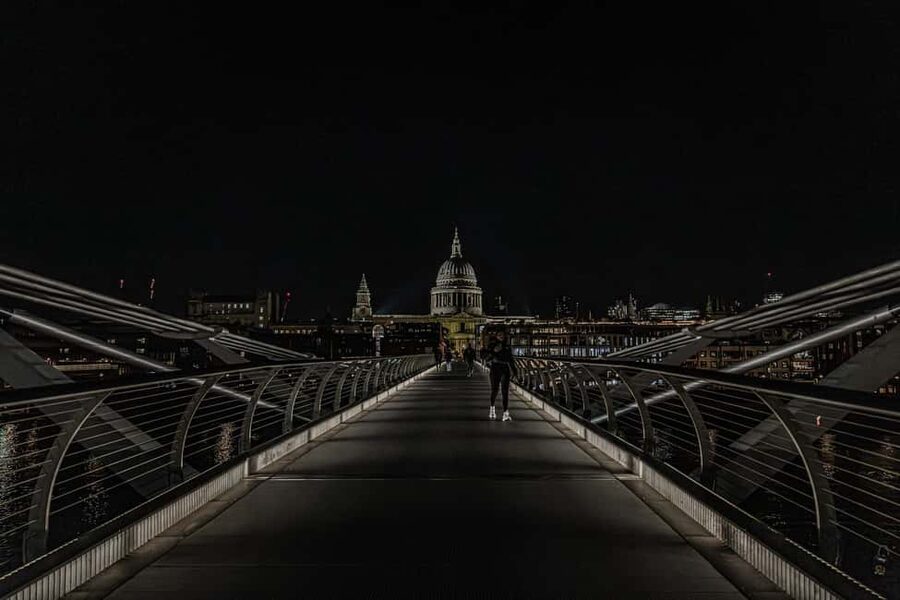 London Night Walking Tour: Ghosts & Haunting Legends - A ghost walk built around London’s darker past