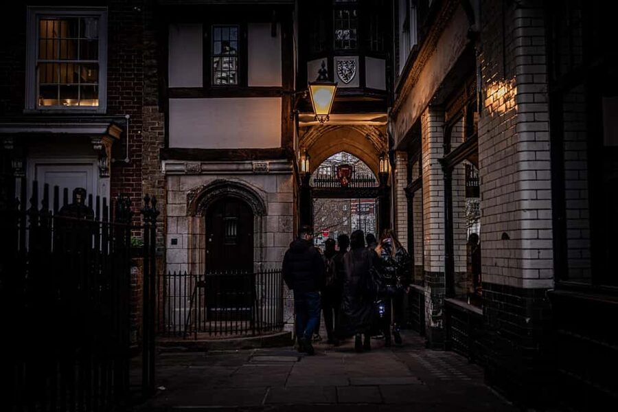 London Night Walking Tour: Ghosts & Haunting Legends - Smithfield Market and St Bartholomew’s Hospital