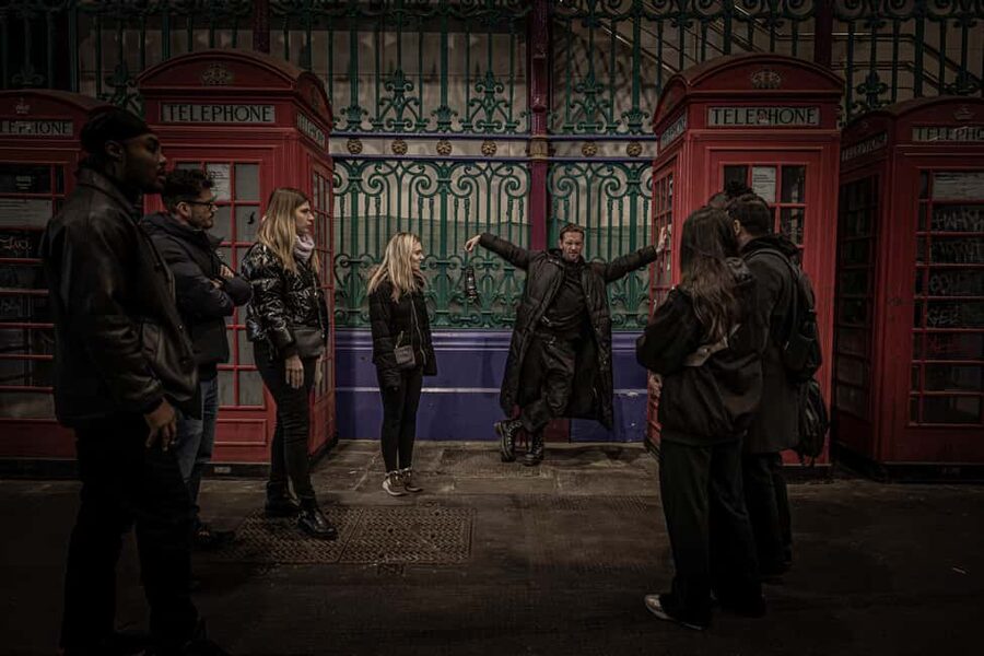 London Night Walking Tour: Ghosts & Haunting Legends - Old Bailey and St Bride’s Church