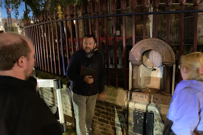 London's Ghosts & Gruesome Past Nighttime Walking Tour - Smithfield Market and the public theater of punishment